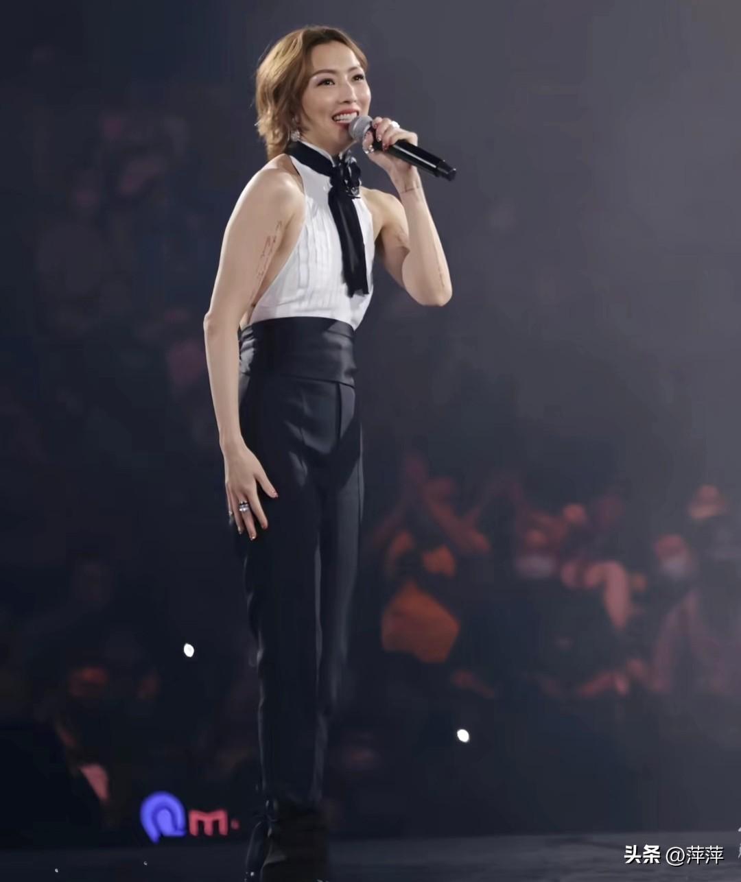 郑秀文的歌很有“穿透力”心灵能随着她的歌变的通透而美好。