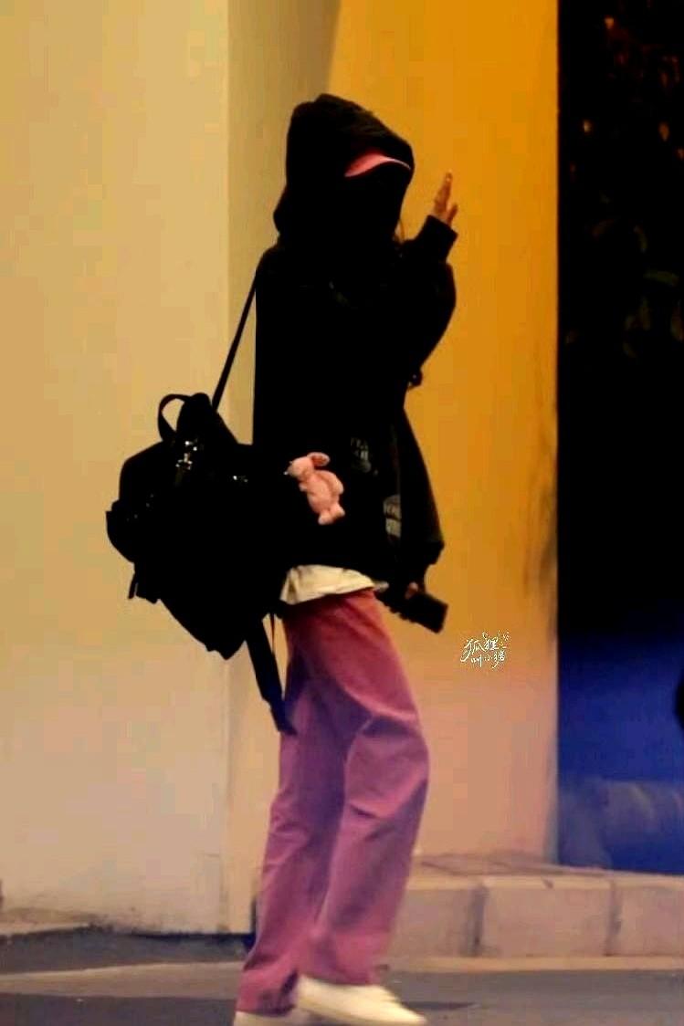 你可以说杨幂长得不好看，你也可以说杨幂演技不好，但是你不得不承认杨幂的衣品真的很