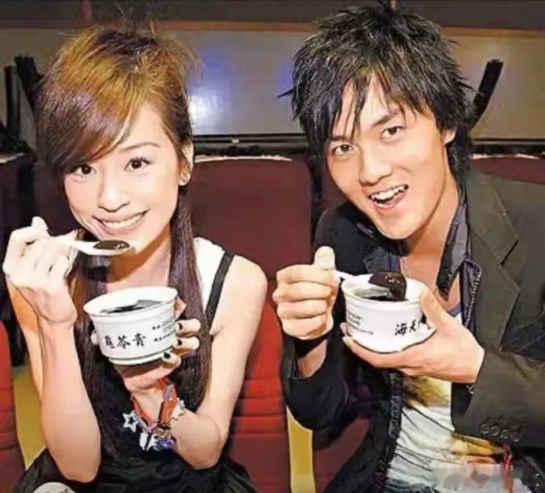 王心凌和吴克群这事儿，是不是像一部长达19年的“偶像连续剧”，我们观众都老了，他