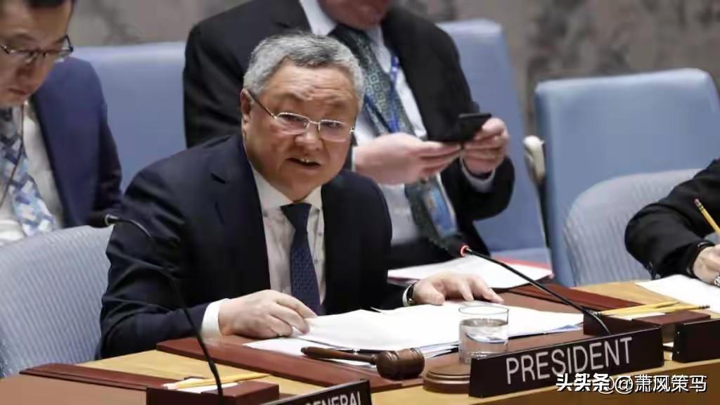 阿富汗正陷多重危机，人道告急、权益受限、反恐承压、边境冲突不断。部分国家断援缩援