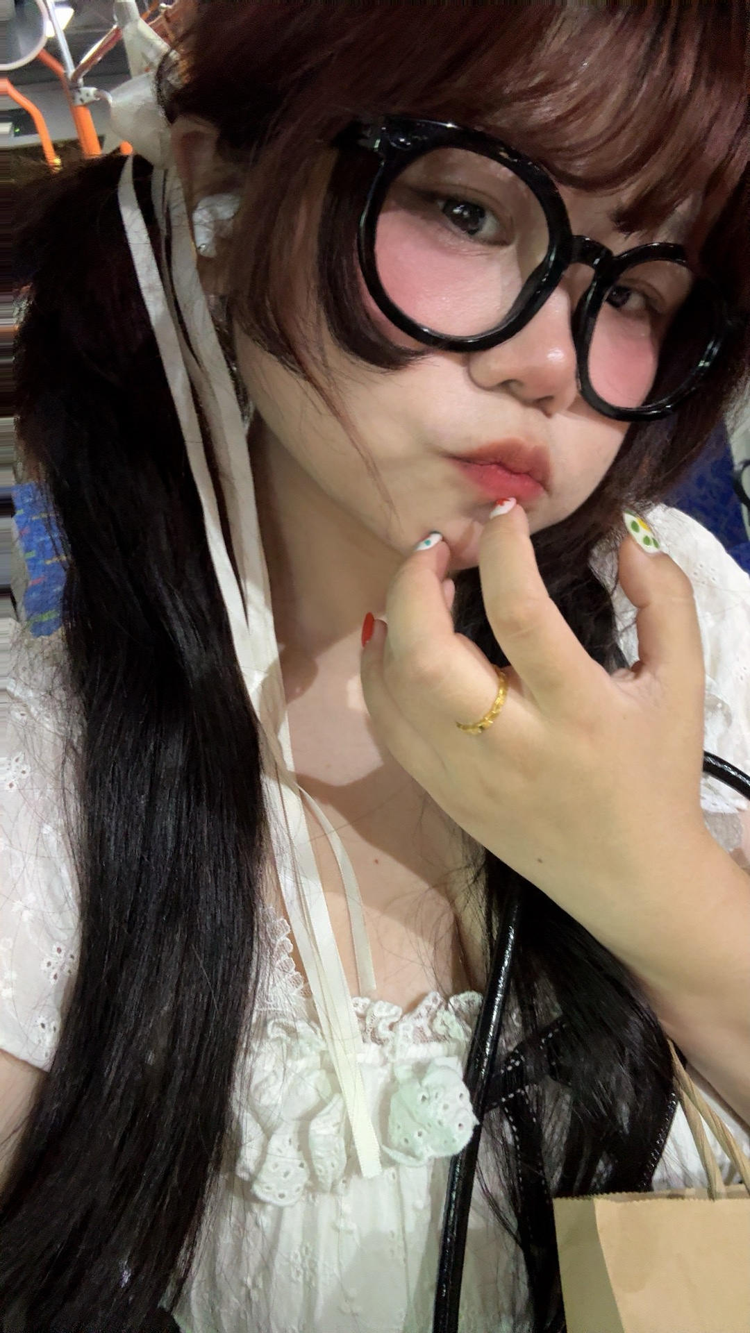 很久没发怼脸自拍了 请欣赏一下 