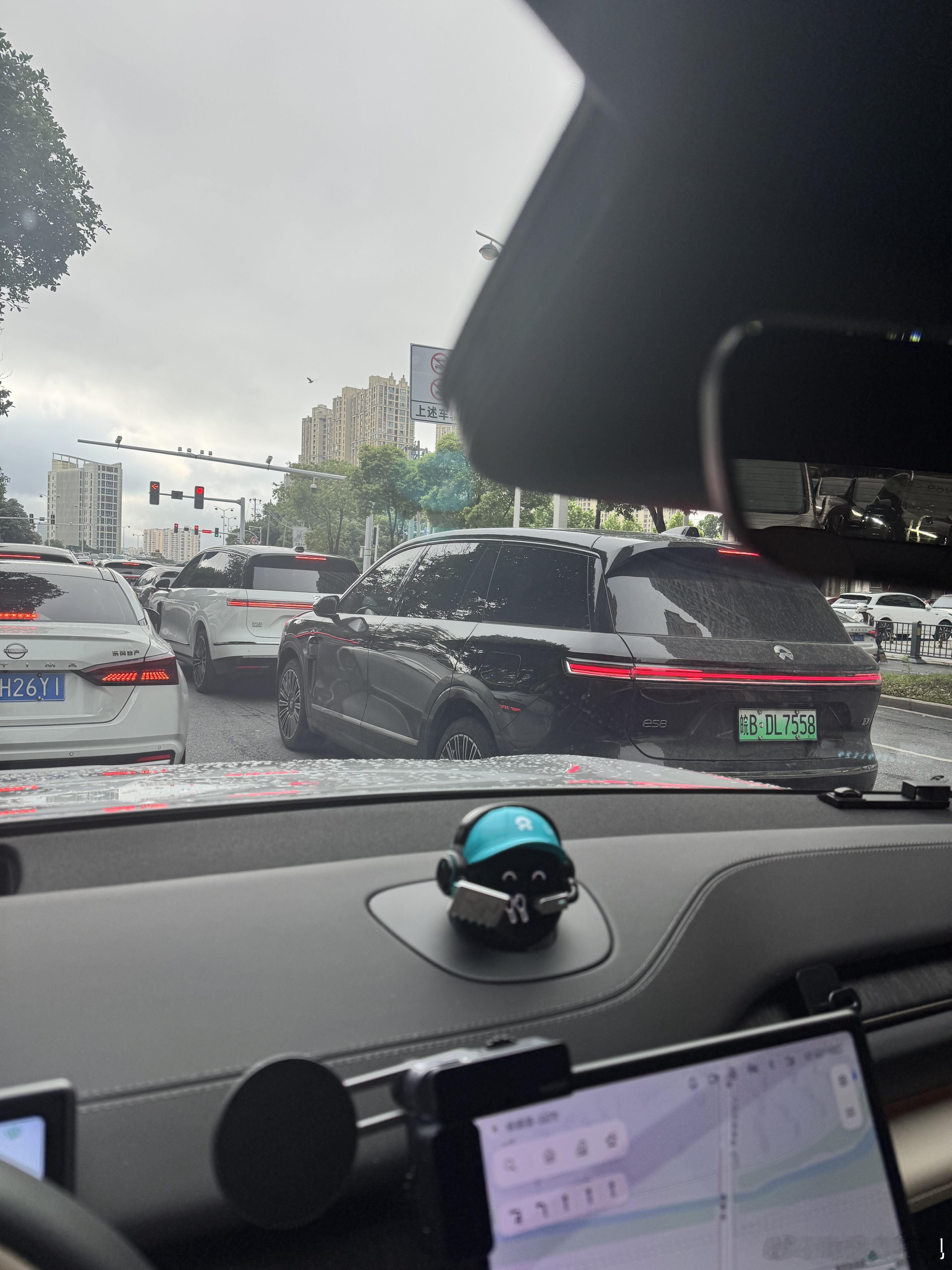 给大家看看合肥上班高峰蔚来全新ES8的能见度蔚来汽车蔚来全新es8电动大局观观点