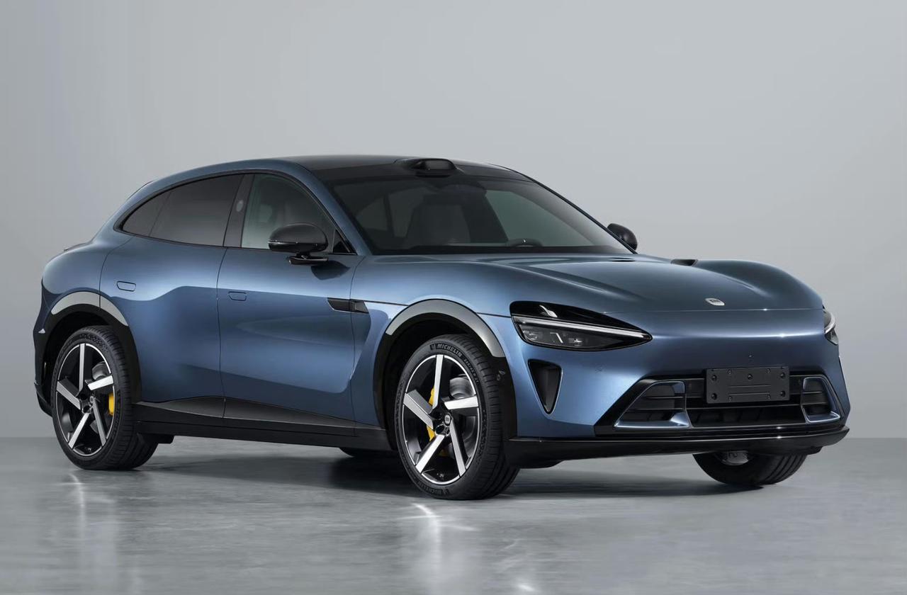 新款小米YU7申报了：
整车重2.2吨（比现款 2.315 吨轻）
235kW 