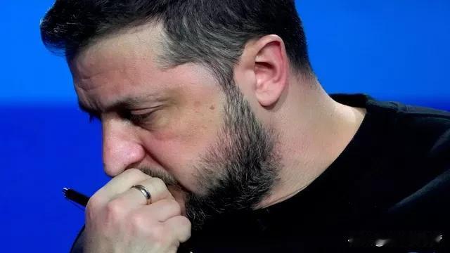 美国总统唐纳德∙特朗普关于乌克兰需要一位新领导人的言论令泽连斯基的圈子感到震惊。