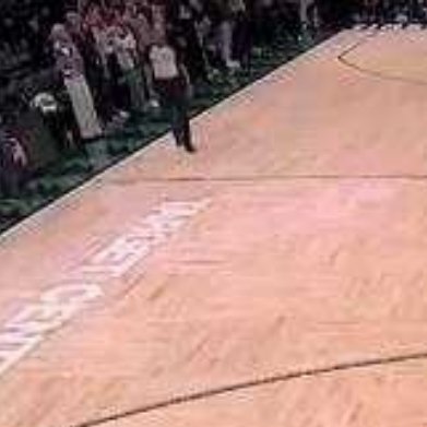 约基奇打架原因披露约基奇赛后表示不后悔，强调“所有人都停了他还得分，这是不成文的