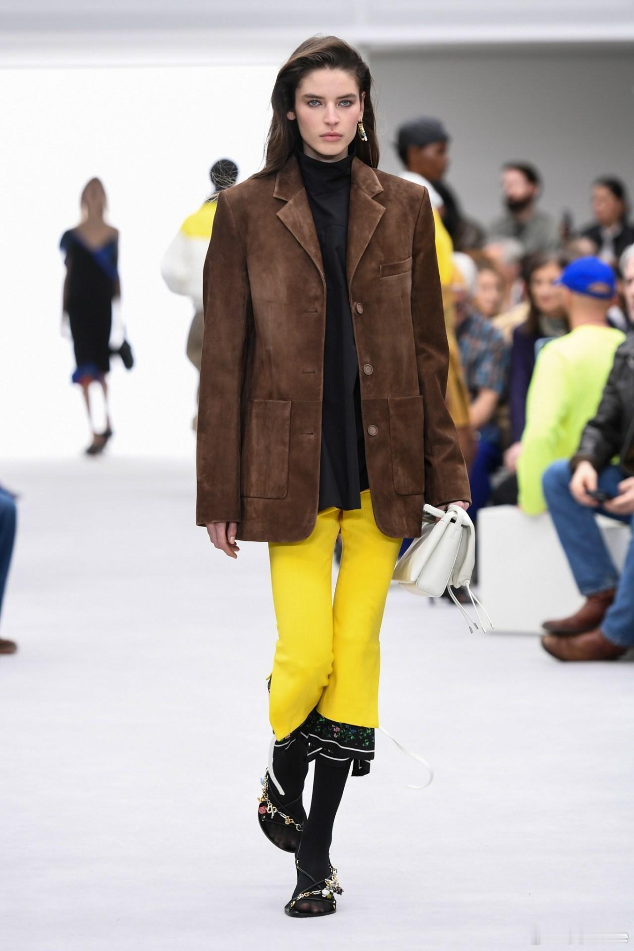 巴黎时装周runway2027春夏时装周 Loewe Spring 2027 R