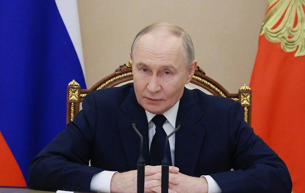 【普京签署命令：征兵26.1万】当地时间12月29日，俄罗斯总统普京签署命令，要