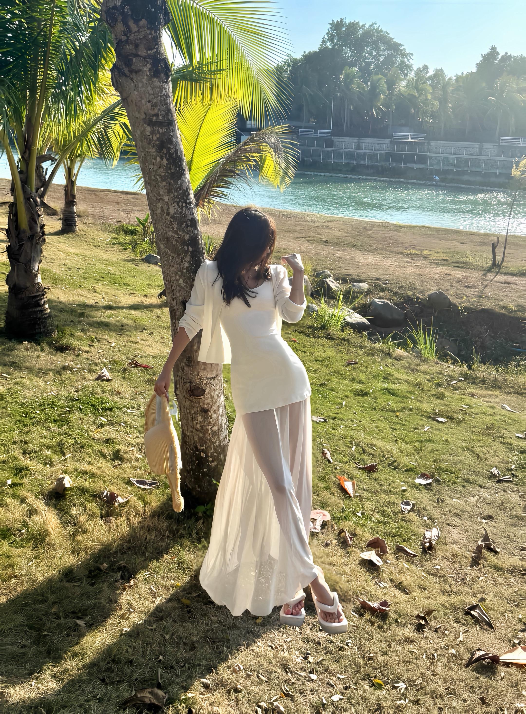 爱诞生于每一次垂眸对视的瞬间里。