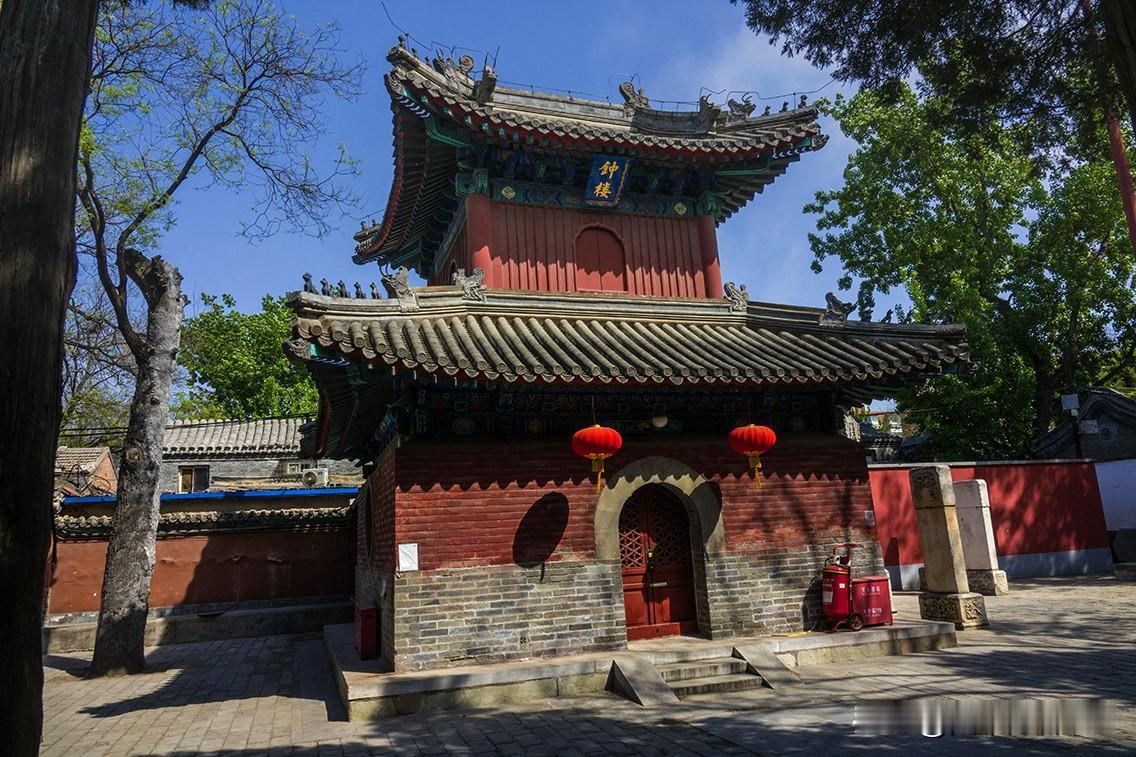- 📍地址：西城区法源寺前街7号
​
- ⏰时间：8:30–16:30，门票5