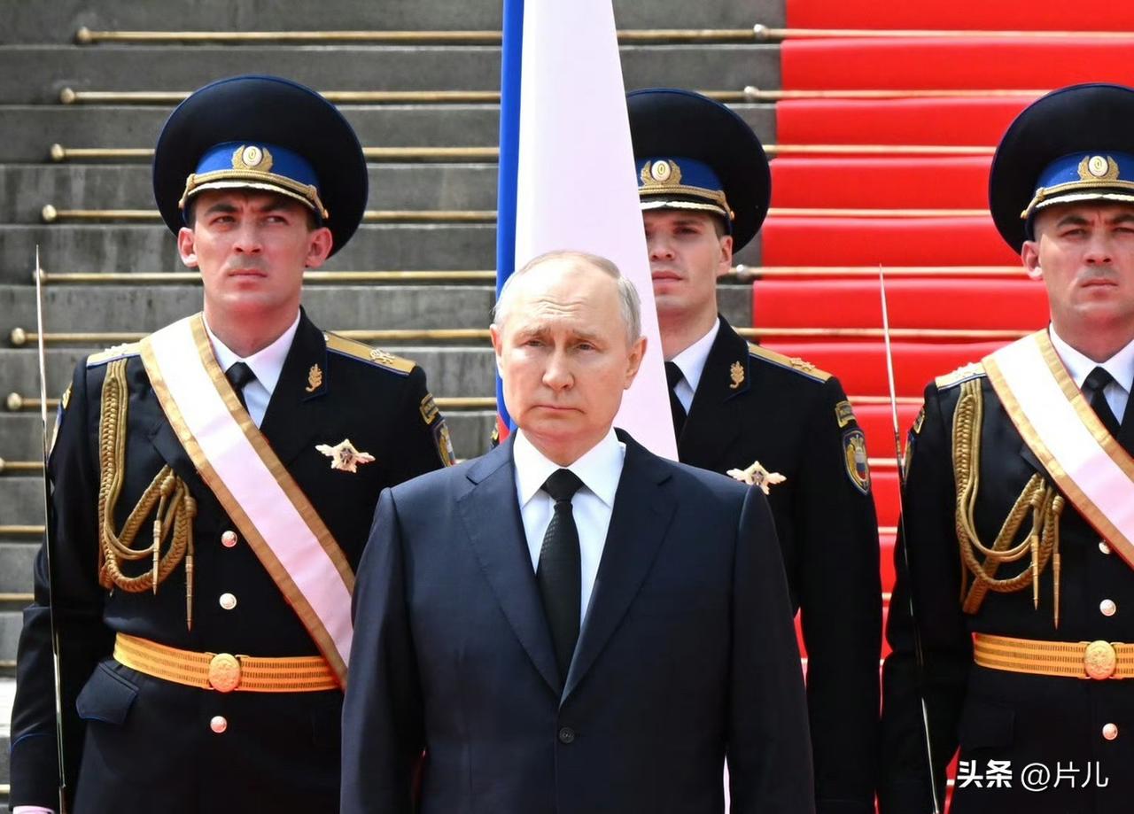 一夜之间，欧洲竟然开始主动向俄罗斯认怂！普京在一天前的表态中披露不排除主动切断向