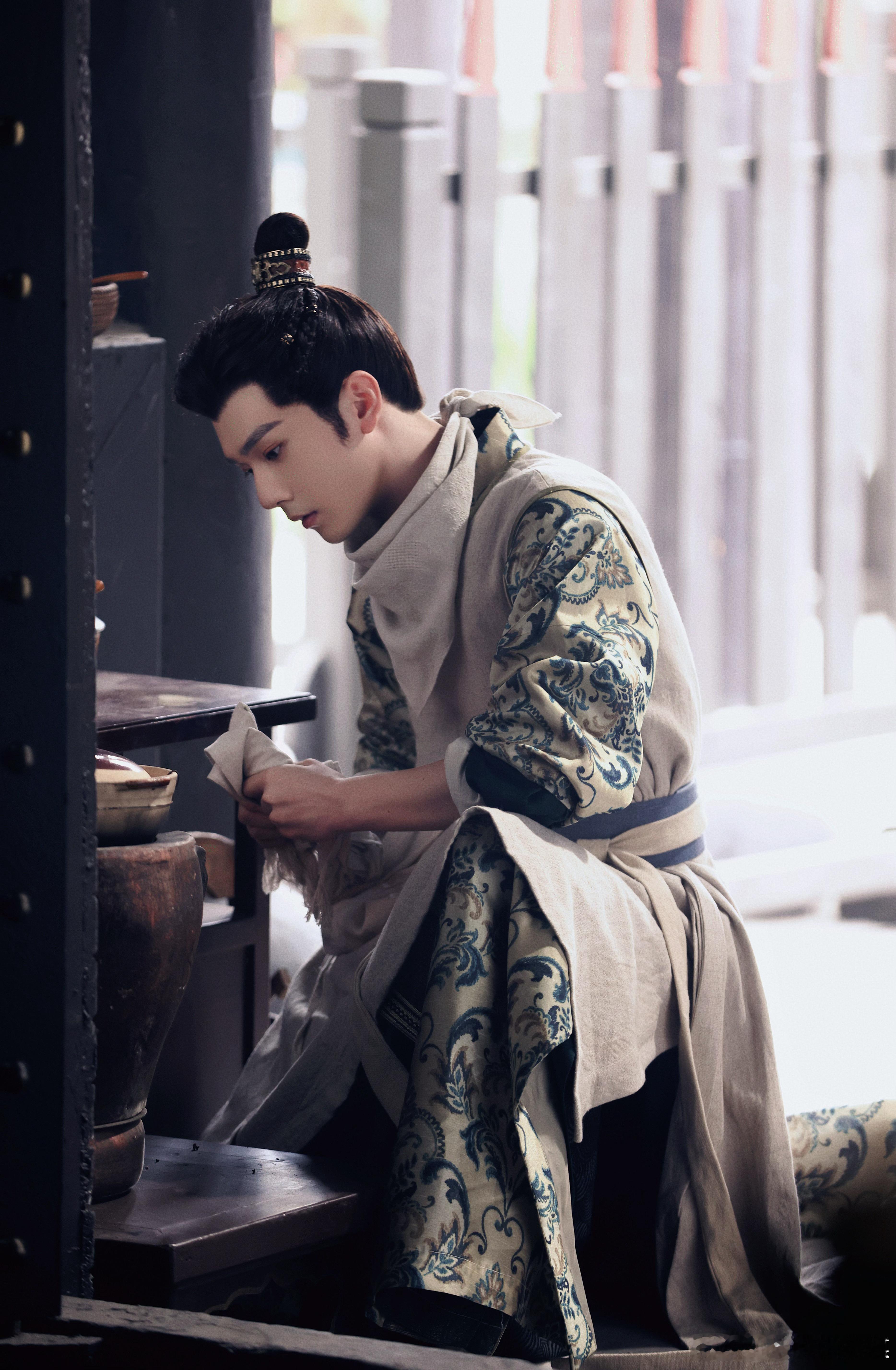 这剧猜中开头猜不到结局御赐小仵作2 孔雀的身份越藏越深，每次以为排除了一个人，下