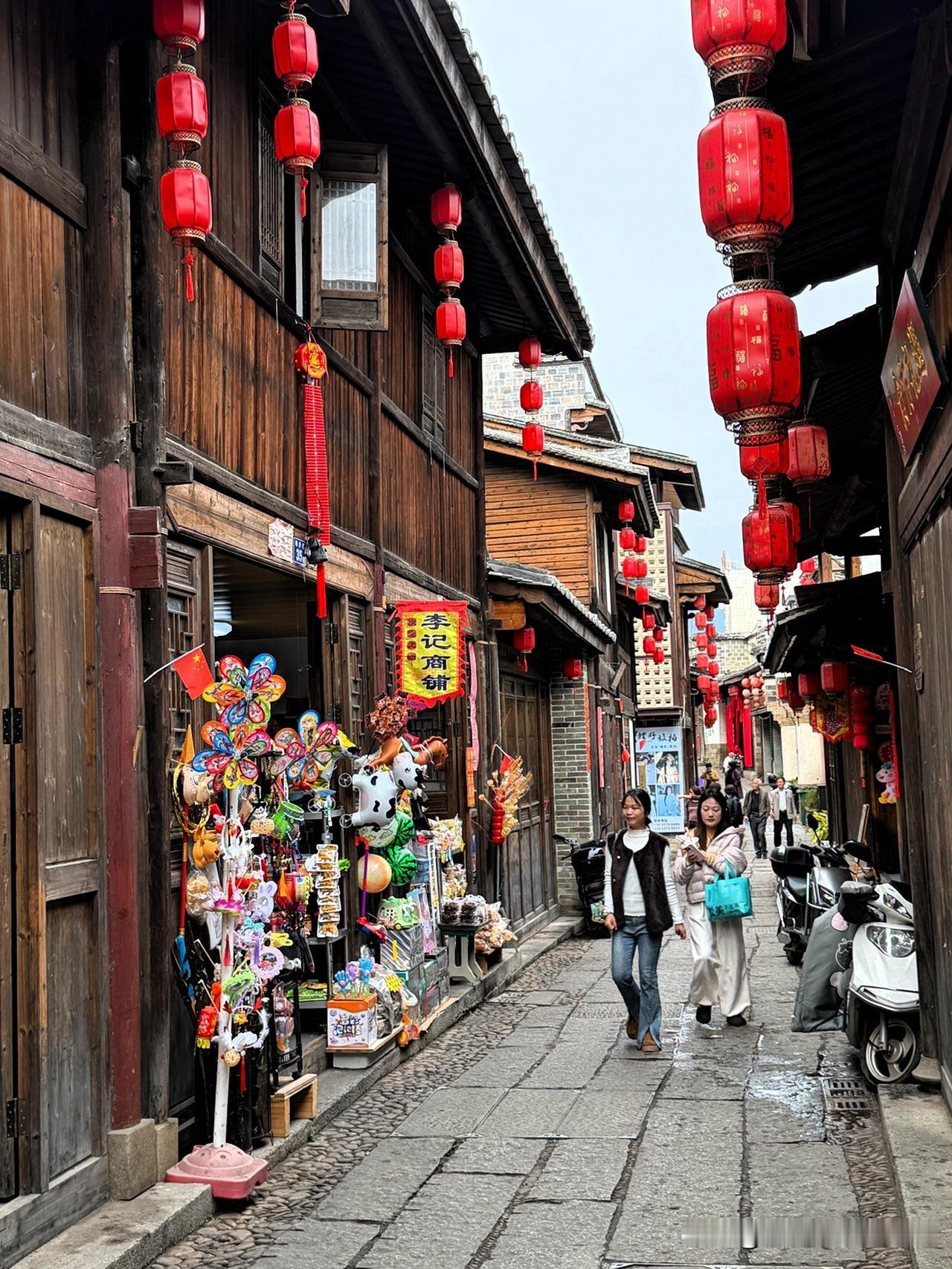 建瓯的美，无法言喻。

这几天在福建省建瓯市旅游，今天的雨太大，下午没岀门躺在宾