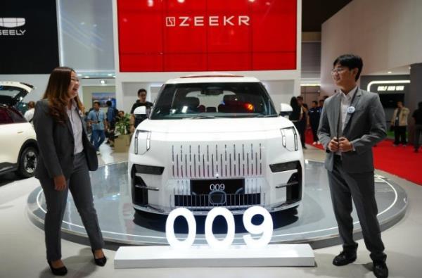 韩媒：吉利赶超 BYD … 电车油车一起卖撑过危机

中国电动汽车市场版图正在发