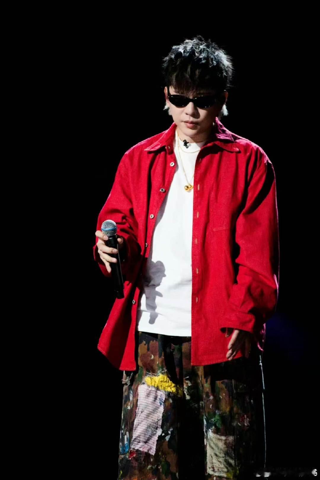 胡彦斌 好听胡彦斌编曲大魔王鼓点铿锵、钟声绵长，胡彦斌精准把控编曲节奏，和 Jo