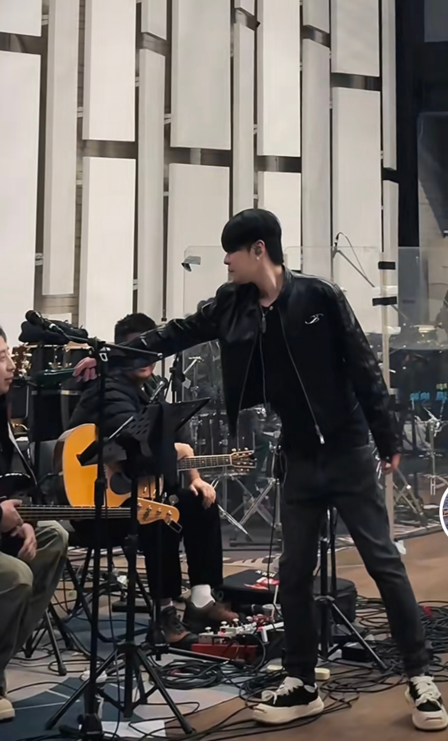 张云雷 生日快乐 倒计时⏳2天了真是自律的崽 说了要给我们呈现最好的状态真不戳 