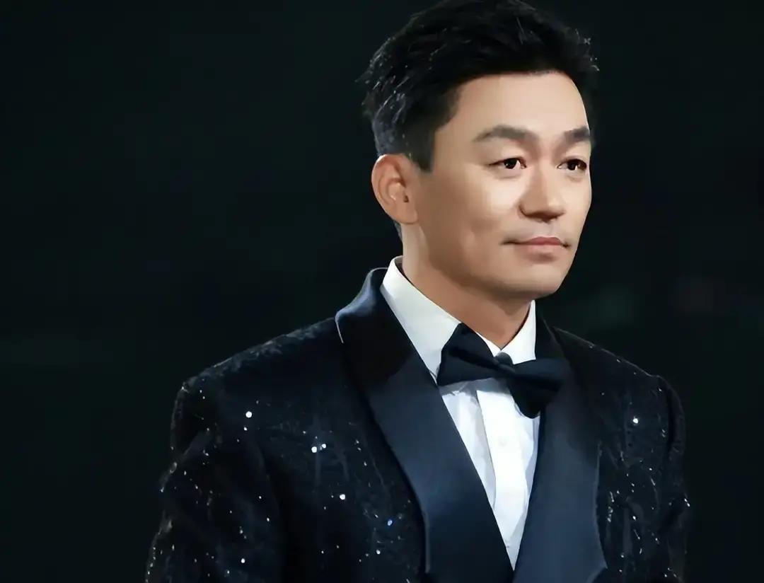 宋喆出狱卖枣，直播间却被“王宝强”刷屏，这画面太讽刺了。
想靠直播洗白？
简直是