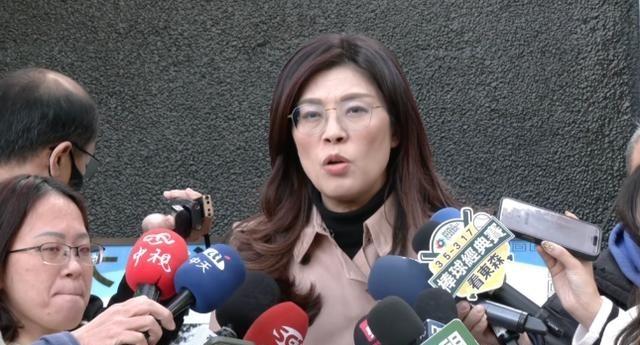 就在刚刚，台“国民党“主席郑丽文正式宣布：“国民党将持续守护台湾民主、捍卫中华民