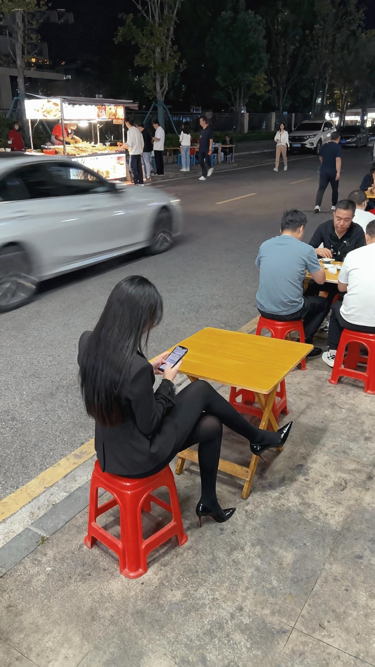 厚黑我穿了 我的上午男孩呢