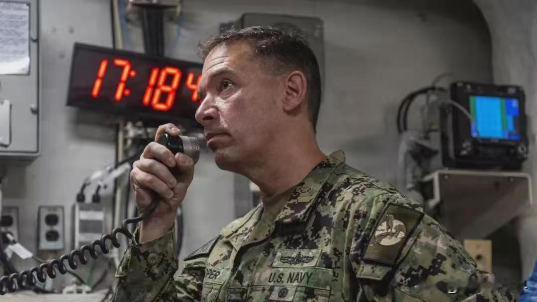 【美军中央司令部司令：美军完全有能力清除霍尔木兹海峡的水雷】
华盛顿时间2026