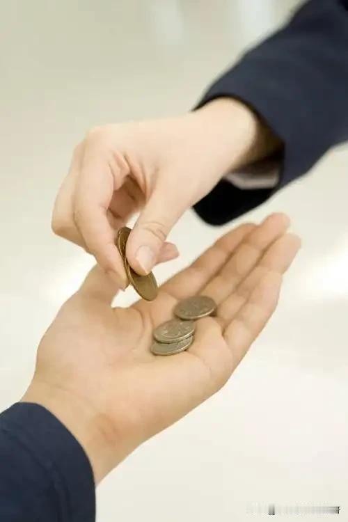 你们过年需要花多少钱？

今天我算了一下，过年需要给长辈支出的红包费用，5000