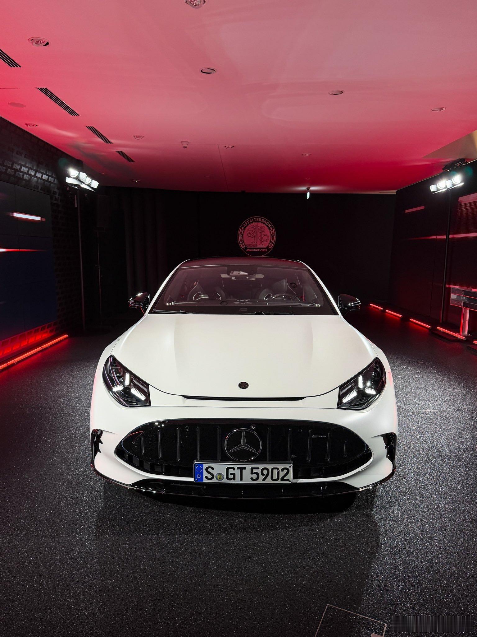 自宝马M2JDM化之后，AMG GT 4door也JDM化了，外饰拼接感有点改装