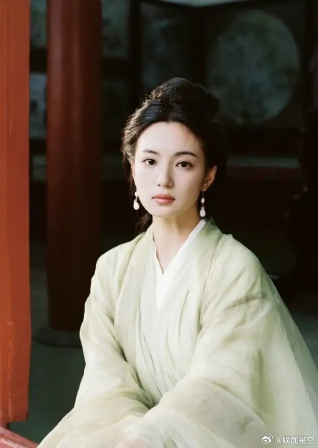 网传张凌赫搭档张雅钦出演《刺棠》！《刺棠》应该就是张凌赫的饼了，女主从张婧仪传到