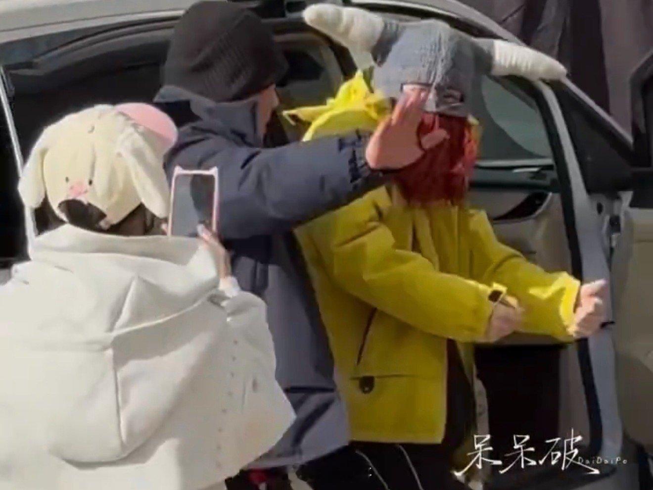 徐振轩碧血蝉上班造型 哈哈哈哈哈笑不活了啊，徐振轩在电视剧《碧血蝉》的今日份上班