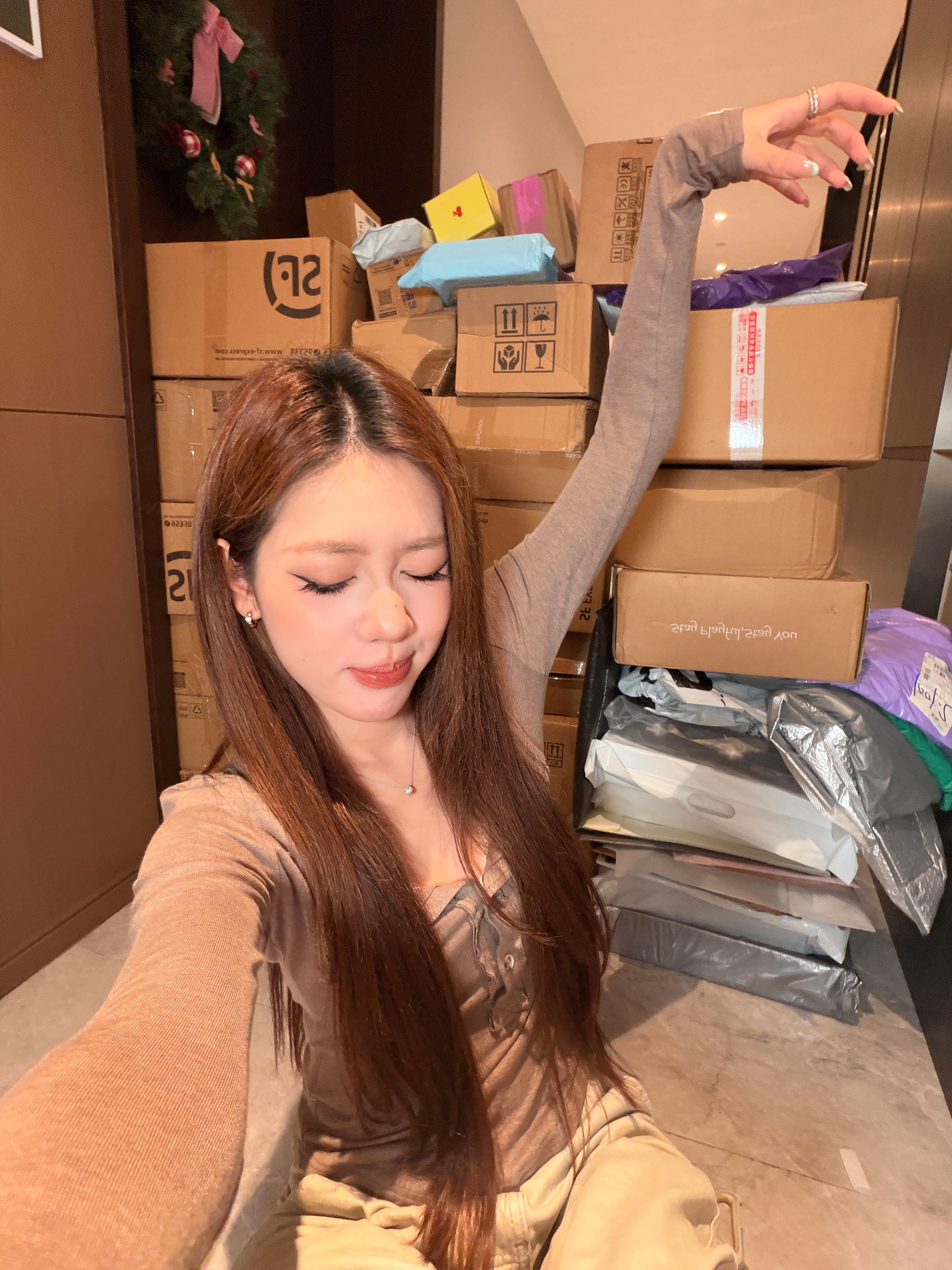 晚桑好📦你们说我晚饭是吃KFC？还是打抛饭？还是彭浦一炸？ ​​​