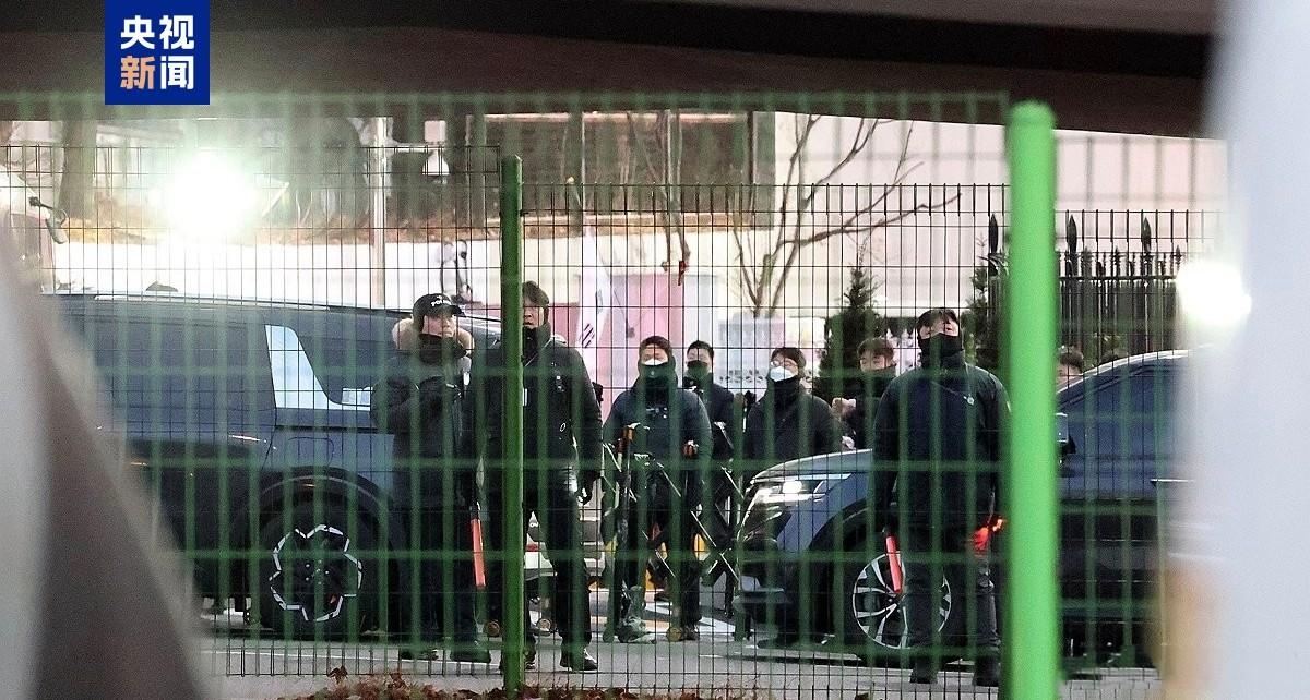 韩国特勤局或为保护尹锡悦发射实弹，警察怂了：不会单独执行逮捕任务

6日，韩国警