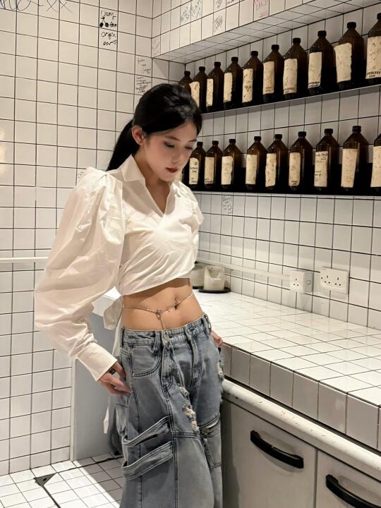 谁戴上了王嘉尔栓过的链子🉐