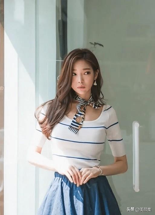 成熟稳重的美女谁能拒绝啊！年轻时，可能会喜欢天真可爱型的女生，但长大后就会发现，