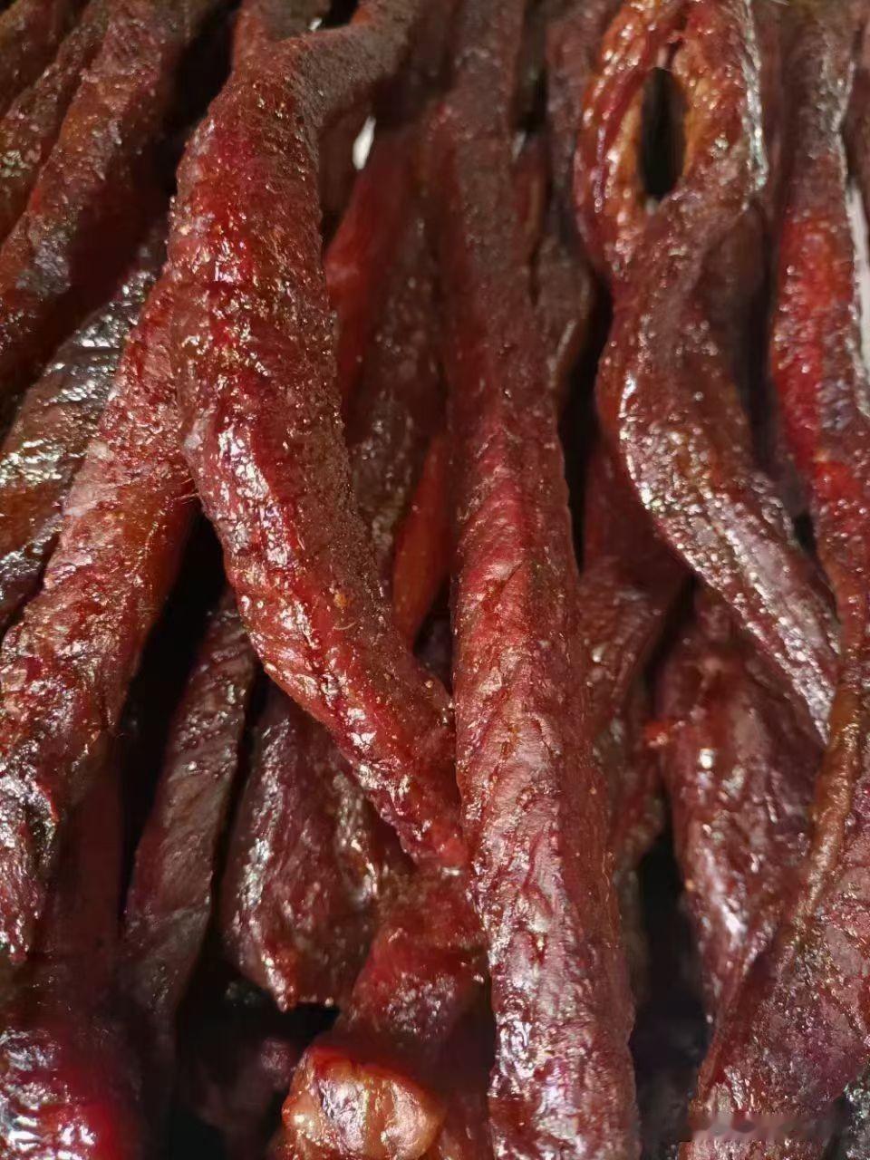 儿子大姑从北京回来了，看到已经三年没见的儿子，直说儿子瘦了好多，家人都说这次儿子