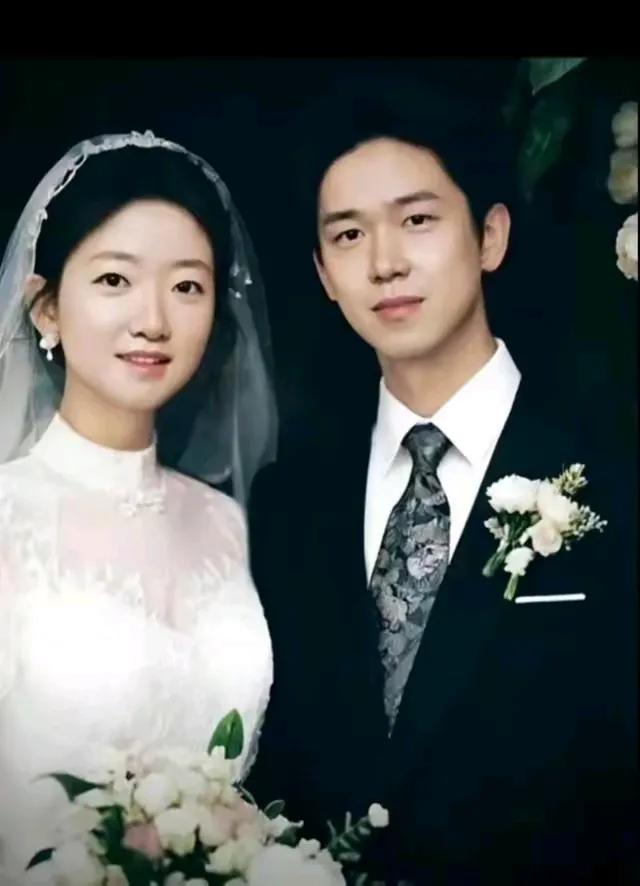 这是谁无中生有恶搞把两小只搞成了这个样子。
我们要看的是两小只优异成绩，不是这些