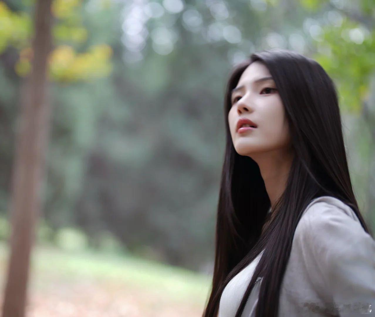 短剧八位男女顶流春晚合体 短剧粉狂喜！刘念张翅二搭自带熟稔感，王小亿杨鹏丞的姐狗