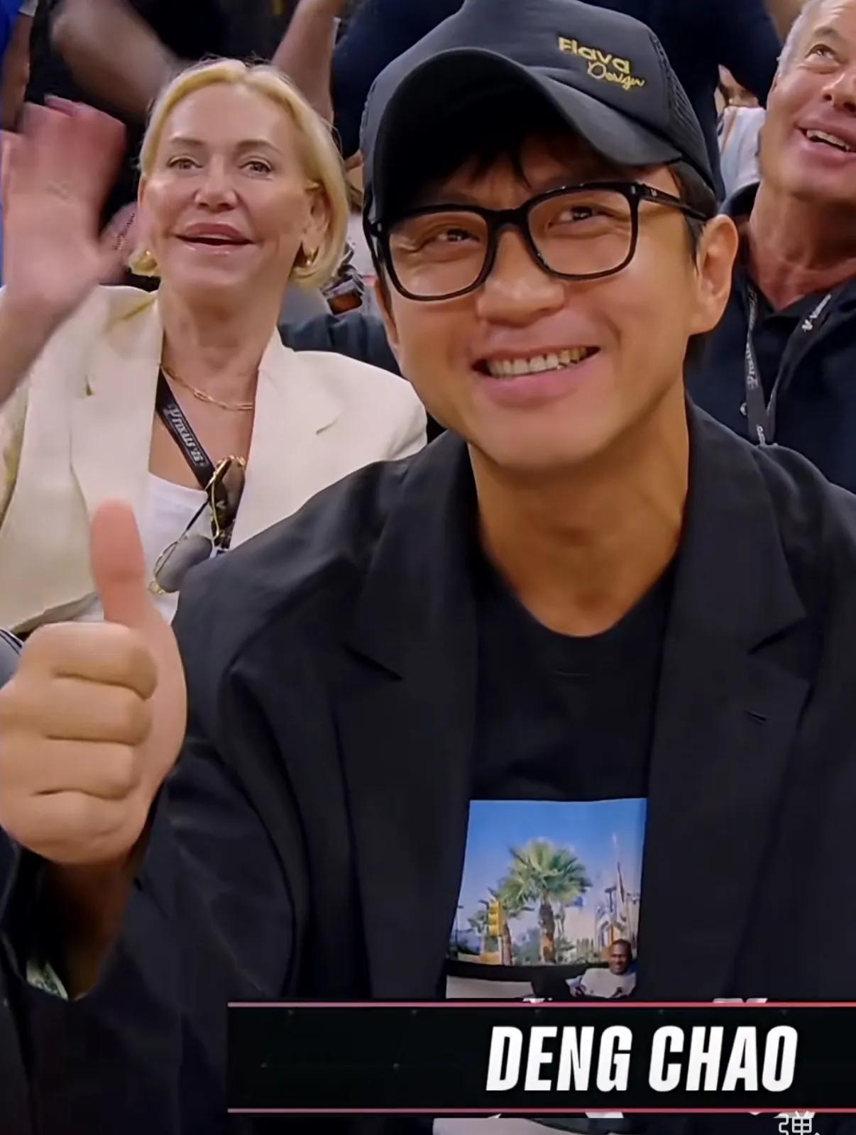 邓超的儿子未来能打NBA吗？邓超排面竟然这么大啊，不仅去总决赛看比赛，竟然还能坐