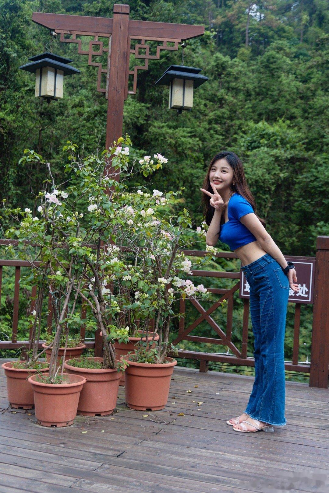 💙给大家花式比心#周一加油# ​​​