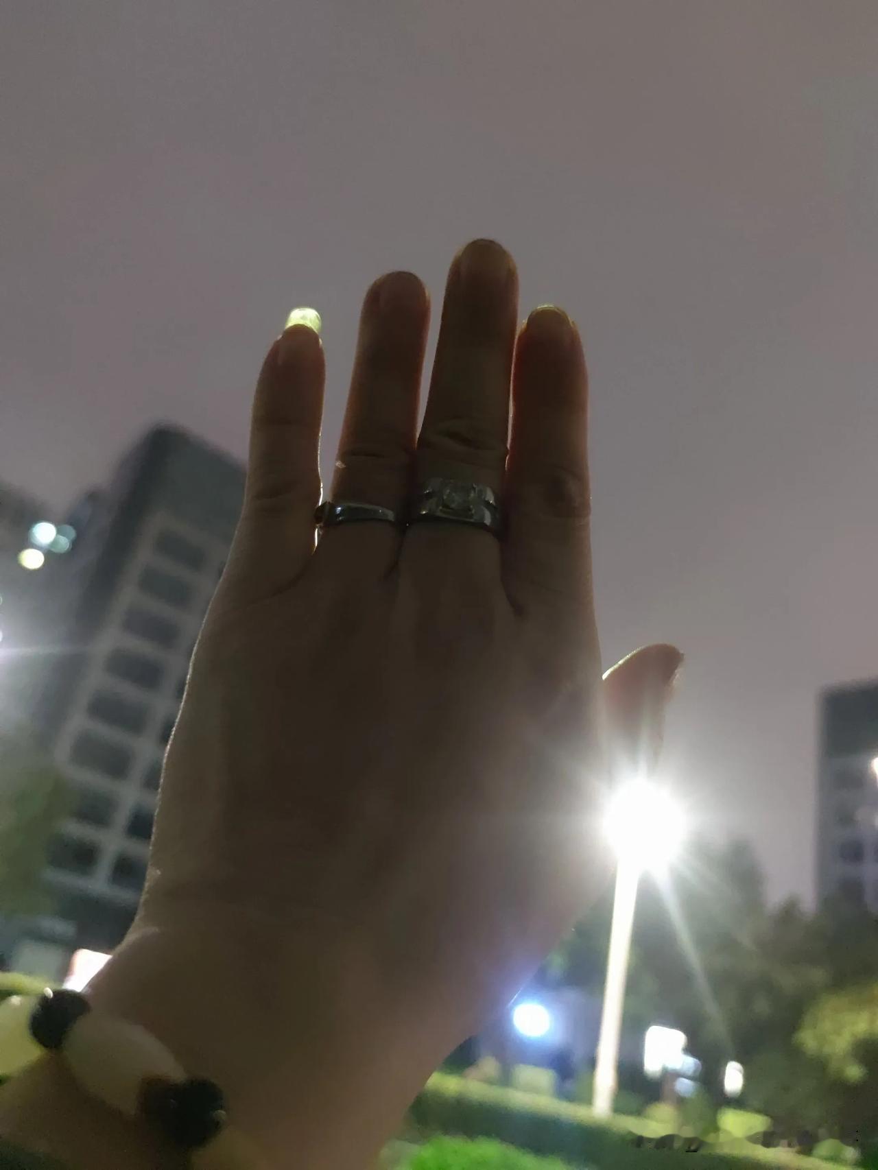  过去每天都在雄赳赳气昂昂斗志昂扬的开疆扩土中度过，很充实。这几年反而是雄赳赳气
