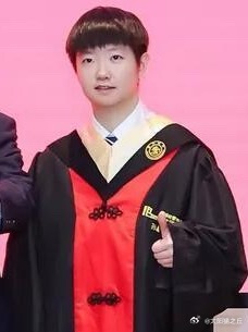 真的好乖呀 妹妹头乖 圆脸乖 领带乖 手手乖 