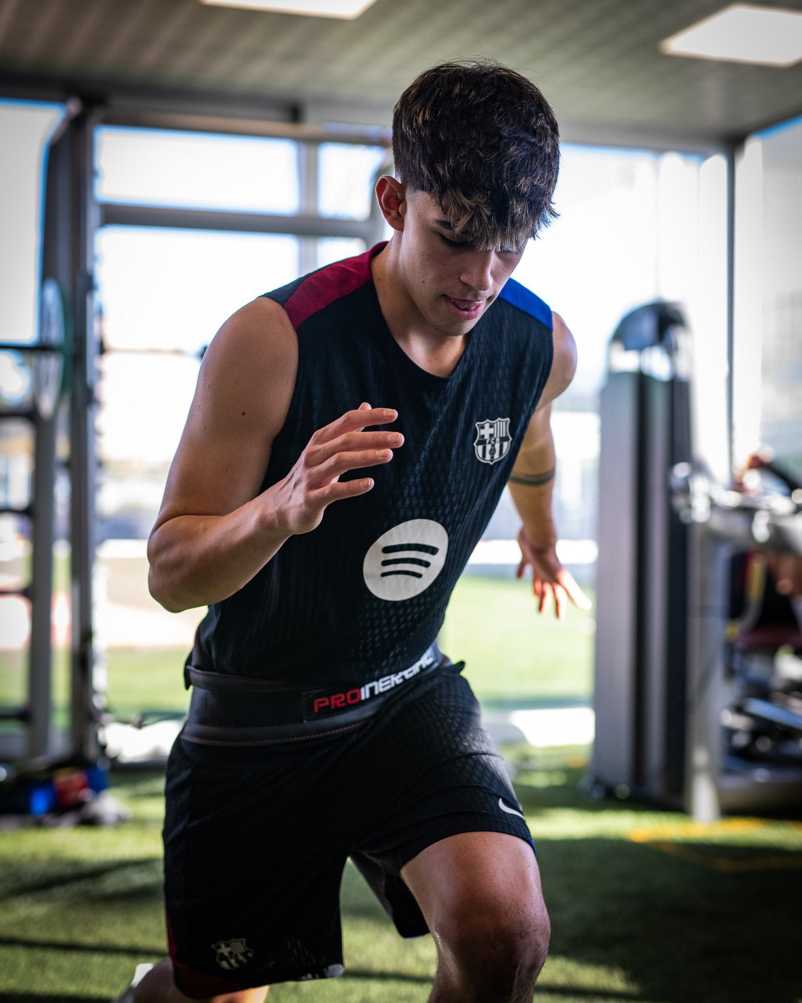 新的一天，继续为了梦想拼搏，贝尔纳尔康复中……  