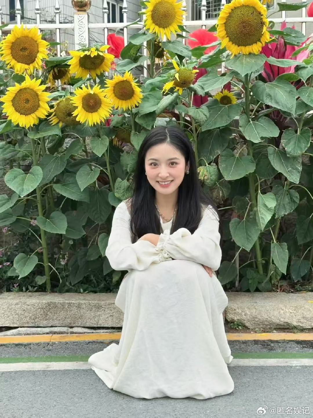 沈月开端新女主 亲爱的客栈哈哈哈哈沈月太可爱啦！在《亲爱的客栈》厨房开启“洗菜板