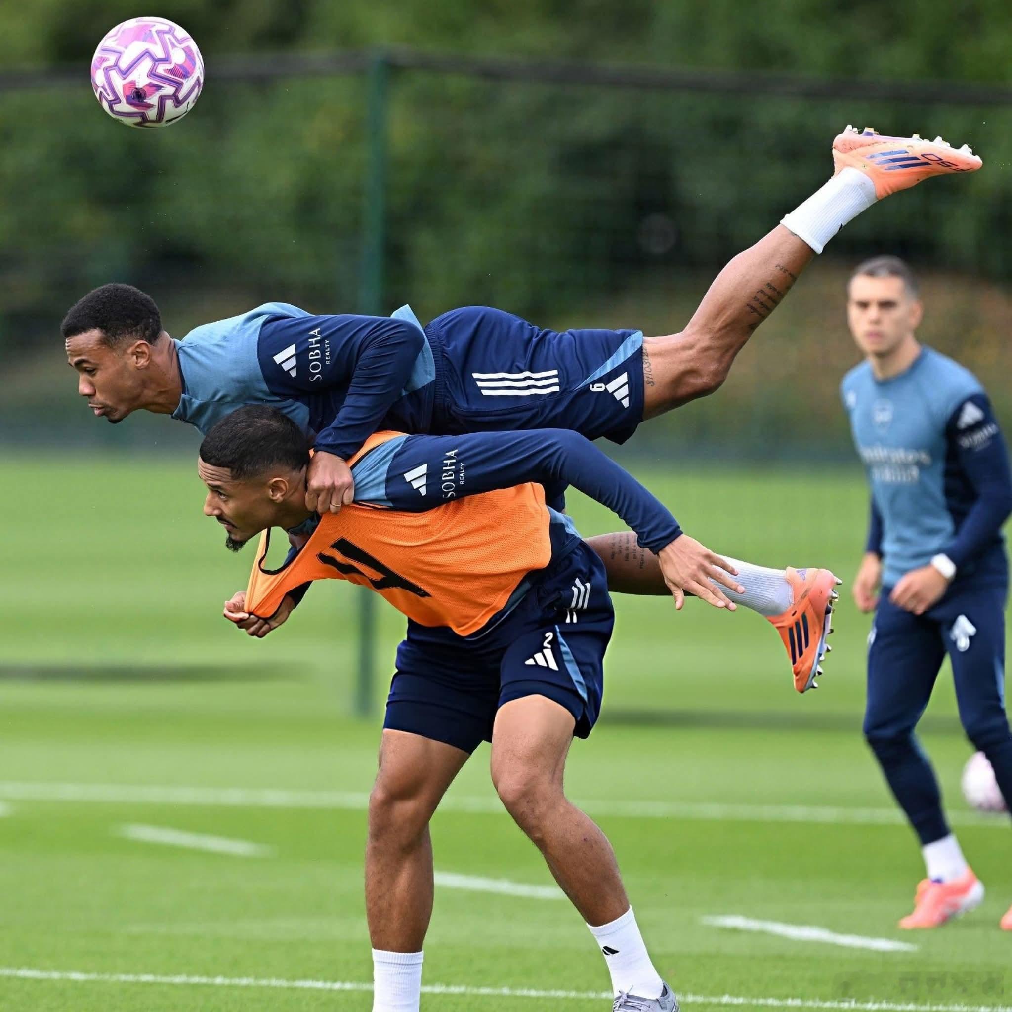 训练这个强度有点危险啊英超阿森纳