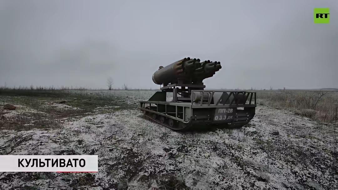 ​在乌克兰战场上，出现了惊人的作战器——俄罗斯新型的无人战车闪亮登场，屏障型烟幕