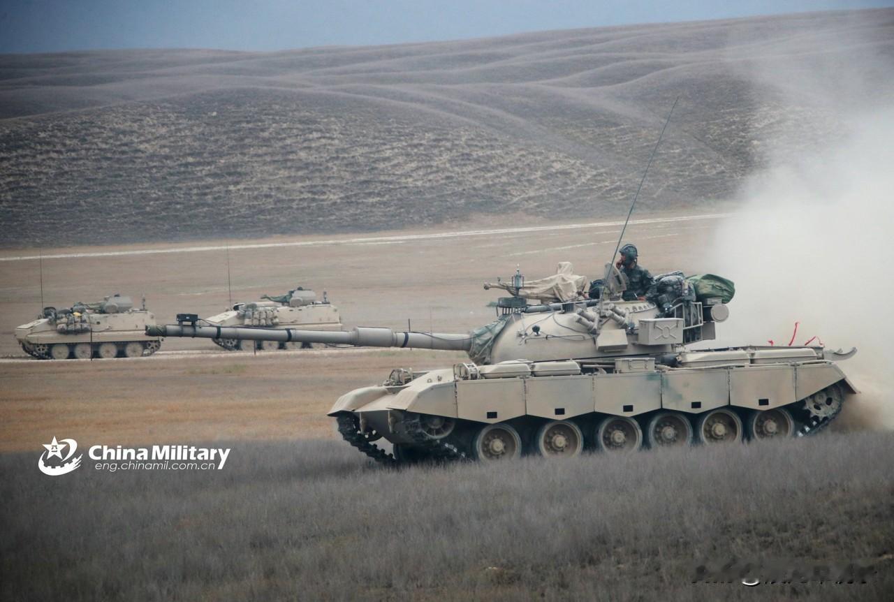 陆军现代化任重而道远

年底了，陆军：人大打钱

这次是六对轮的圆脑袋，88A式