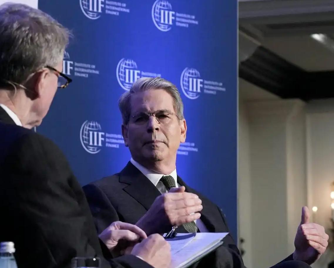 这个老嫂子，变得口无遮拦。居然倒打一耙，颠倒是非了。

其称，霍尔木兹海峡被封锁