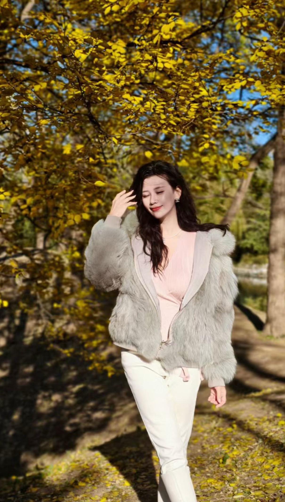 你不需要乱动 就站在那里看看周围 你就可以看清谁在做空你们的关系 看明...