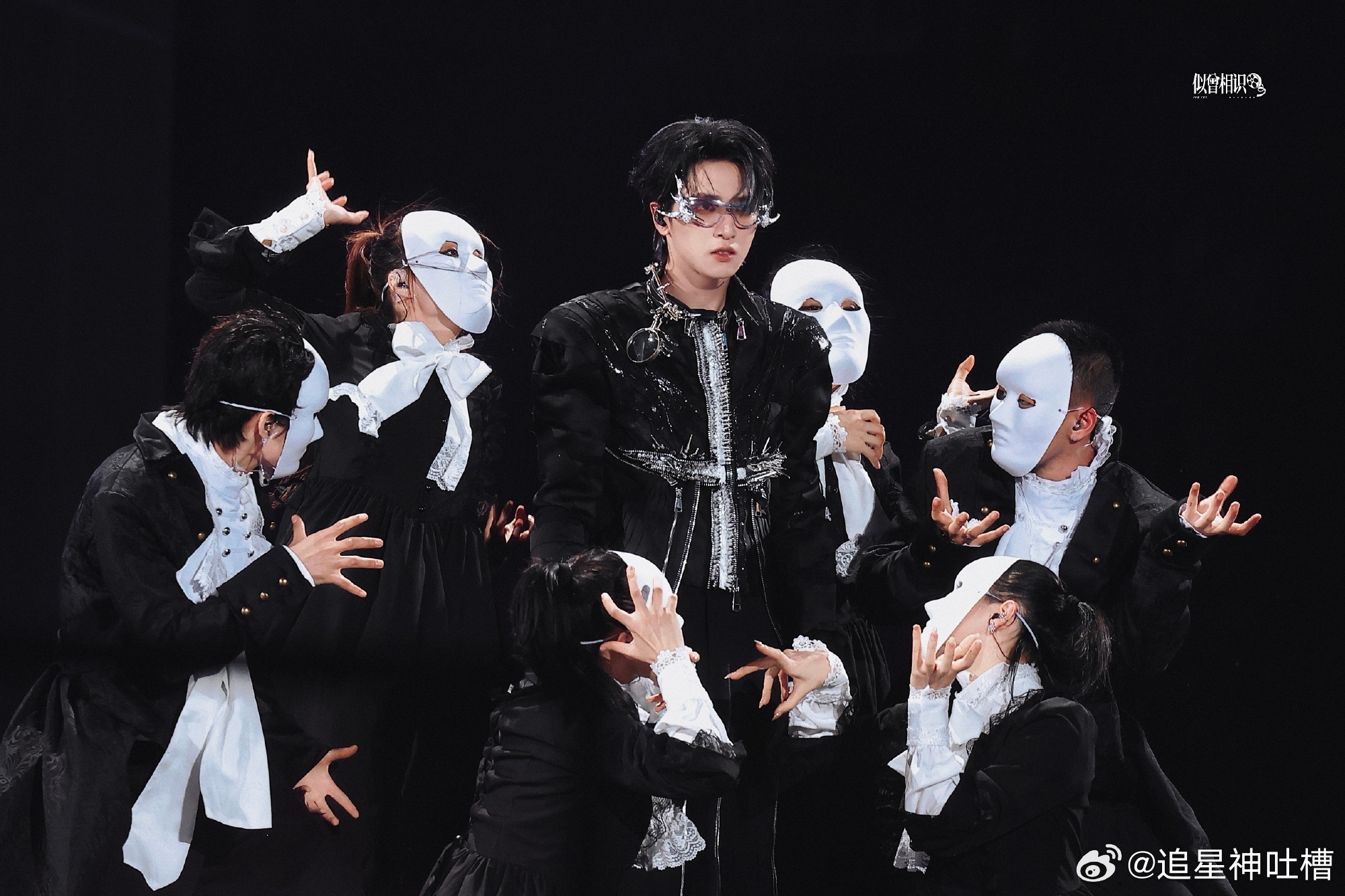 严浩翔回应被线下贴脸严浩翔就这样不吃压力说唱巅峰对决2026 面对线下突如其来的