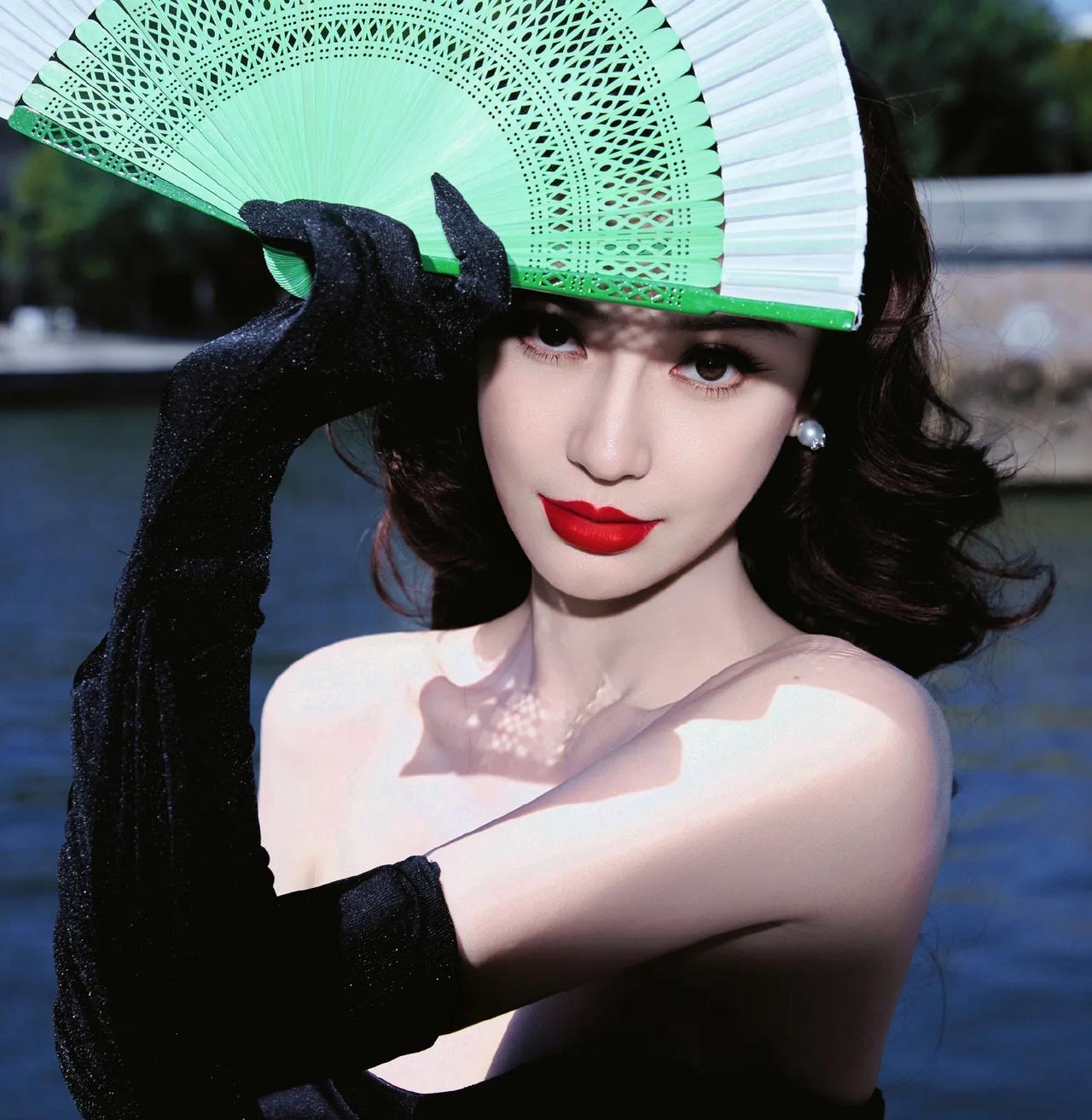 @angelababy 最新～巴黎[比心]