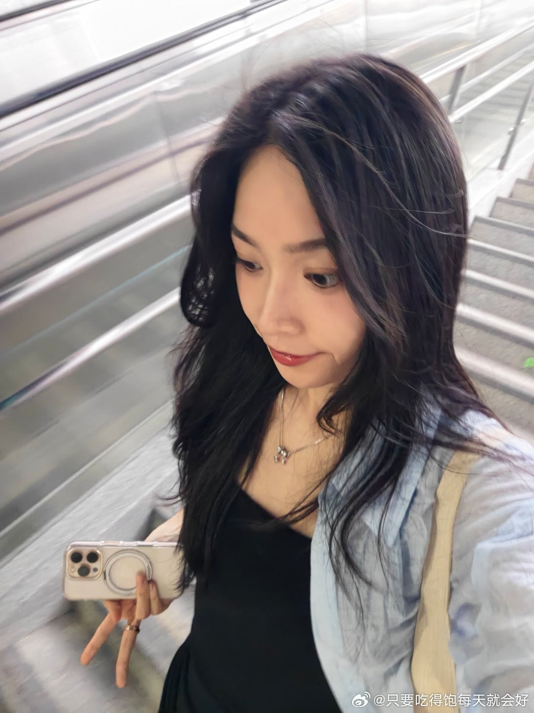 成熟的神经小姐姐一枚不错不错出去丸（｡ò ∀ ó｡）小雨的美腻照片