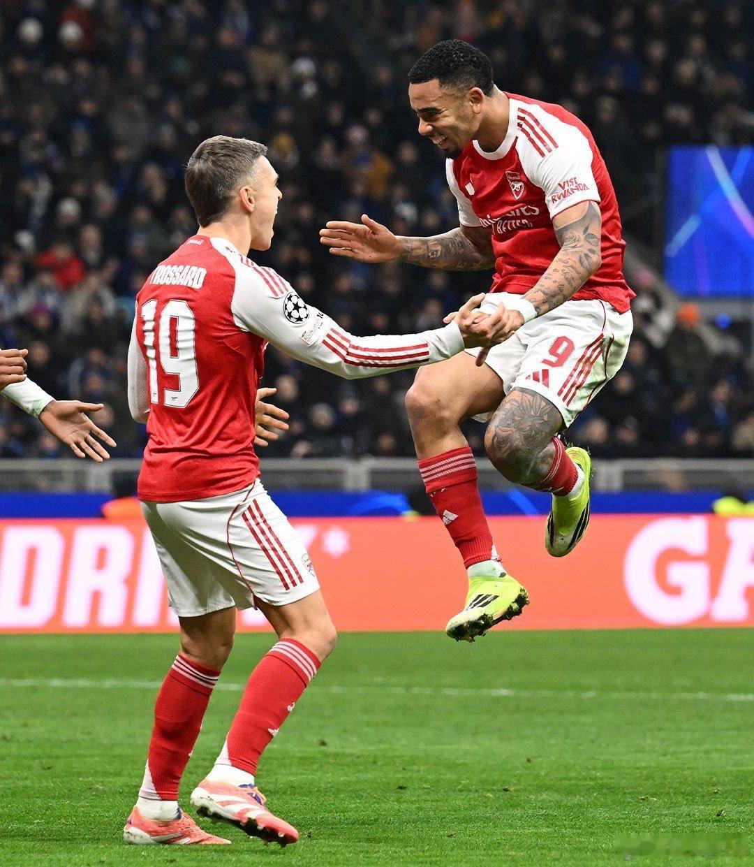 赢球奖金get，小组第一奖金大概率get，两前锋也都收获进球（哲凯：还是欧冠好踢