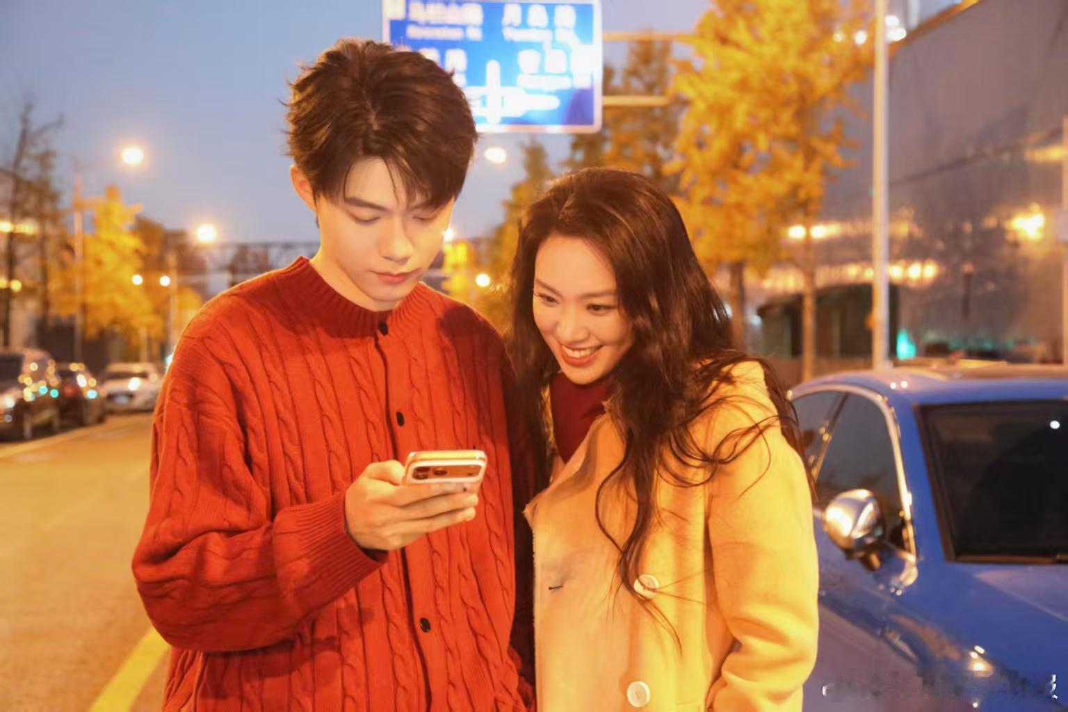 谁家把音综变恋综了 声鸣远扬 嘴角就没下来过！苏杭苗梦初直播做饭，轮流干活、微笑